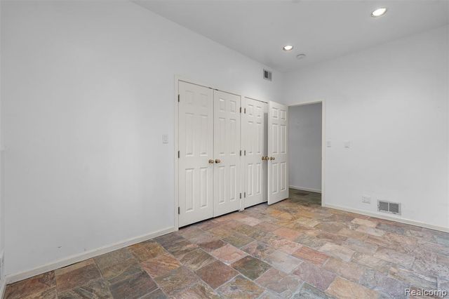 497 Lake George Road, Oakland, MI 48363