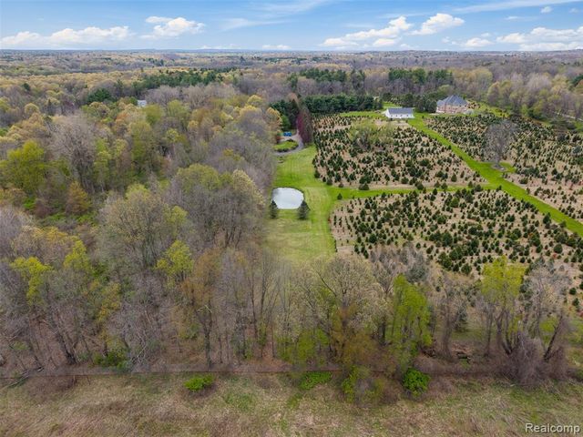 497 Lake George Road, Oakland, MI 48363
