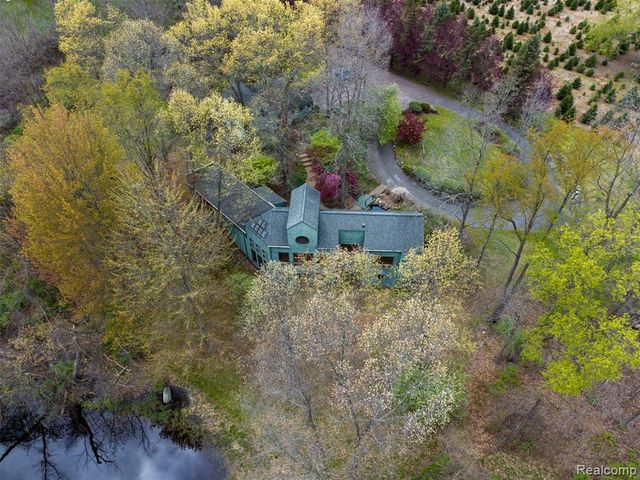 497 Lake George Road, Oakland, MI 48363