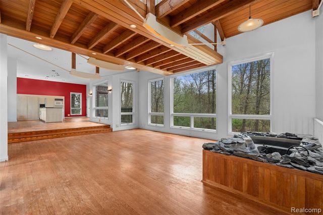 497 Lake George Road, Oakland, MI 48363