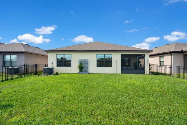 1581 Mineral Lp Drive NW, Palm Bay, FL 32907