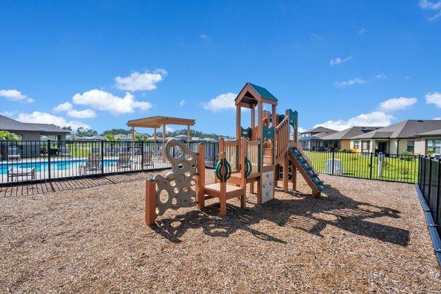 1581 Mineral Lp Drive NW, Palm Bay, FL 32907