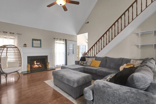 8836 DOVELAND DR, Memphis, TN 38018