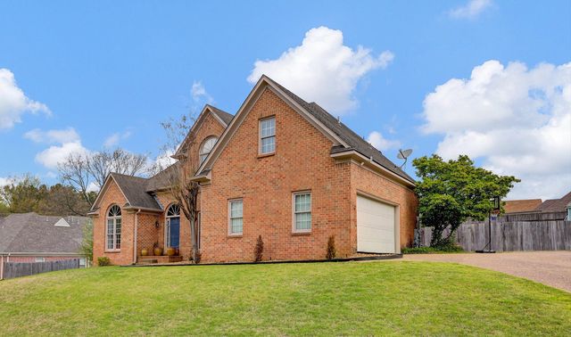 8836 DOVELAND DR, Memphis, TN 38018