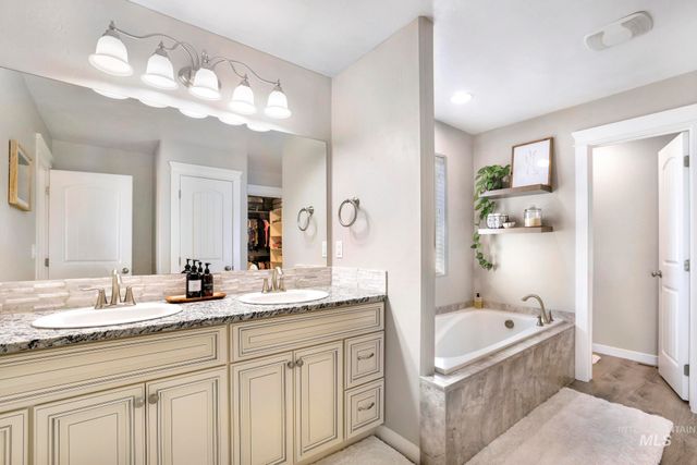 4060 Mountain Vista Ln, Filer, ID 83328