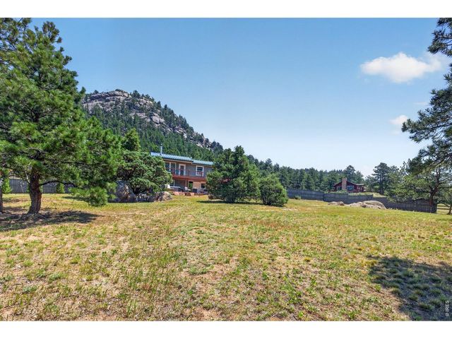 109 Button Rock Rd, Lyons, CO 80540