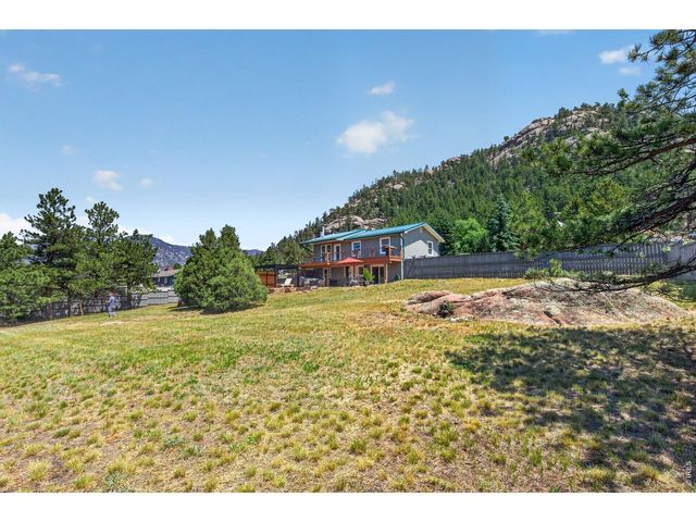 109 Button Rock Rd, Lyons, CO 80540