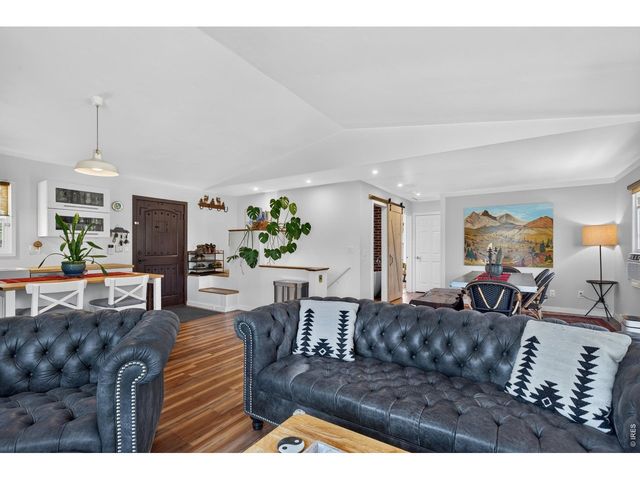 109 Button Rock Rd, Lyons, CO 80540