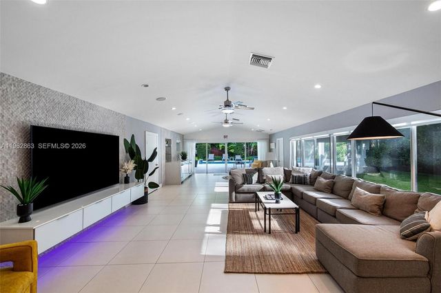 1019 NE 115th St 1019, Biscayne Park, FL 33161