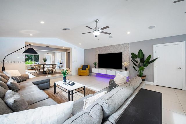 1019 NE 115th St 1019, Biscayne Park, FL 33161