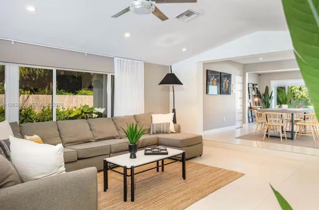 1019 NE 115th St 1019, Biscayne Park, FL 33161