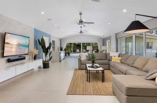 1019 NE 115th St 1019, Biscayne Park, FL 33161