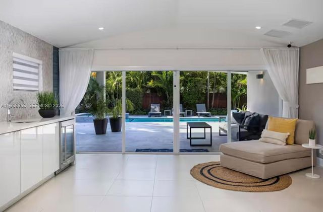 1019 NE 115th St 1019, Biscayne Park, FL 33161