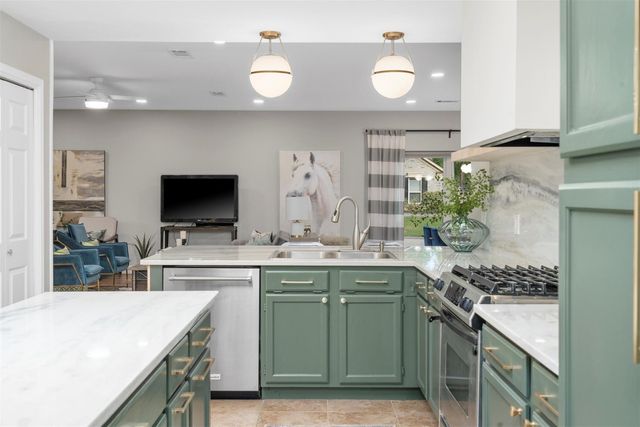 36 White Bark Place, The Woodlands, TX 77381