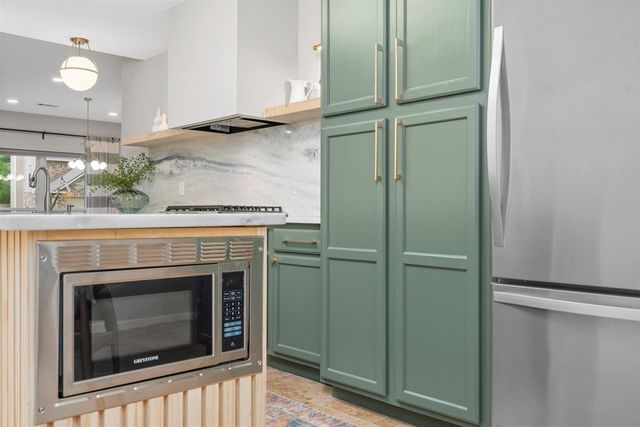 36 White Bark Place, The Woodlands, TX 77381