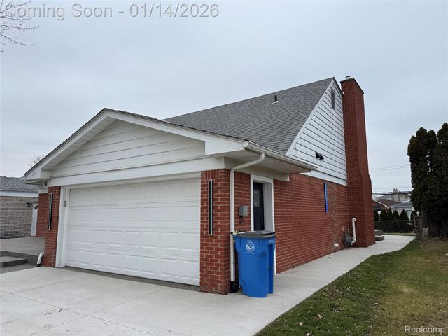 27204 Sheahan Drive, Dearborn Heights, MI 48127