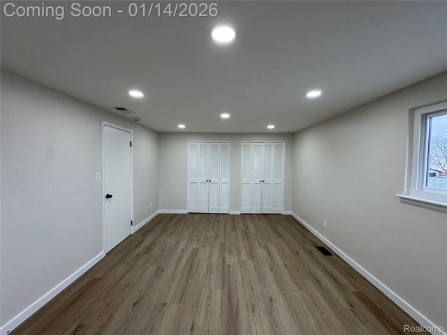 27204 Sheahan Drive, Dearborn Heights, MI 48127