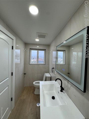 27204 Sheahan Drive, Dearborn Heights, MI 48127