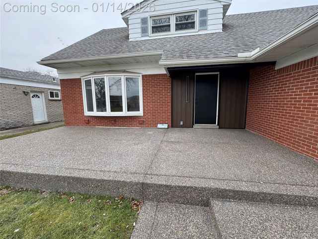 27204 Sheahan Drive, Dearborn Heights, MI 48127