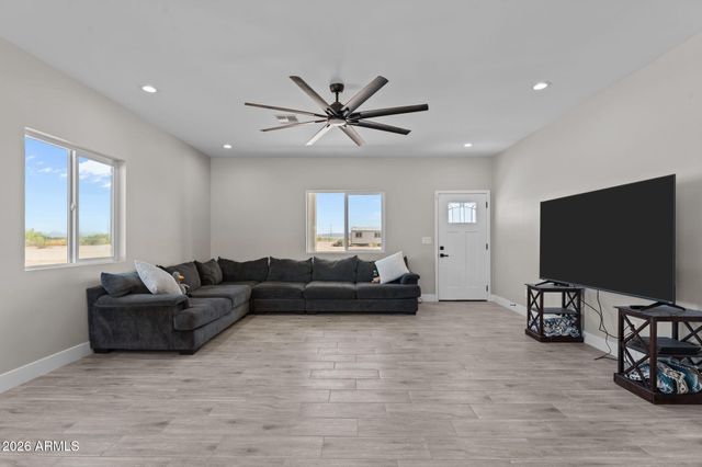 36269 W HIGHLAND Avenue, Tonopah, AZ 85354