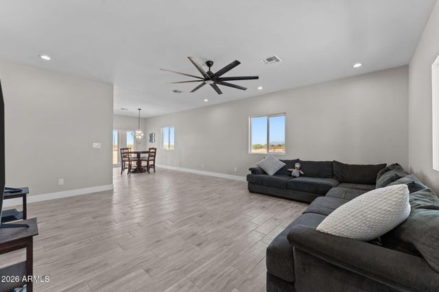 36269 W HIGHLAND Avenue, Tonopah, AZ 85354
