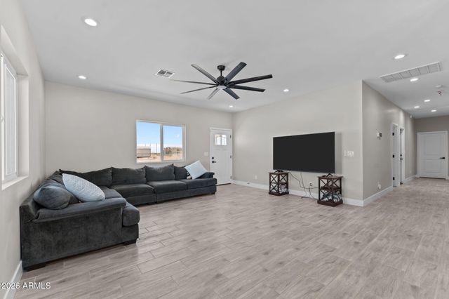 36269 W HIGHLAND Avenue, Tonopah, AZ 85354