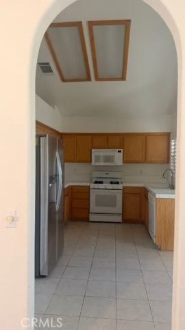 11220 Country Club Drive, Apple Valley, CA 92308