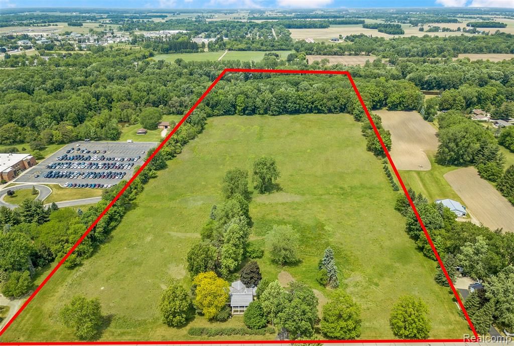 607 E King Street, Corunna, MI 48817
