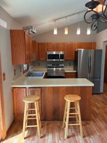 7040 Jensen Avenue S, Cottage Grove, MN 55016