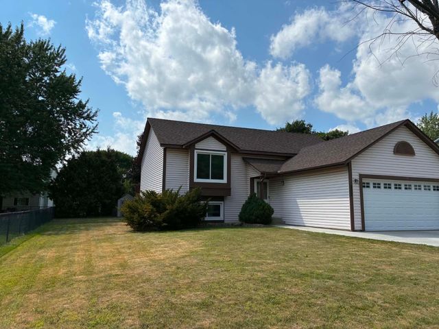 7040 Jensen Avenue S, Cottage Grove, MN 55016