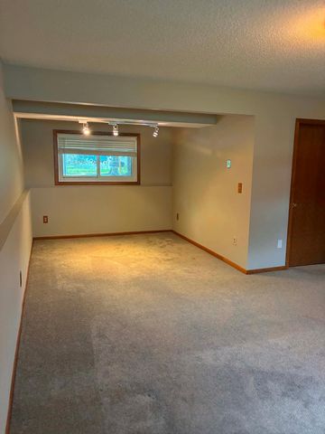 7040 Jensen Avenue S, Cottage Grove, MN 55016