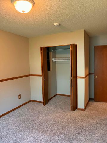7040 Jensen Avenue S, Cottage Grove, MN 55016