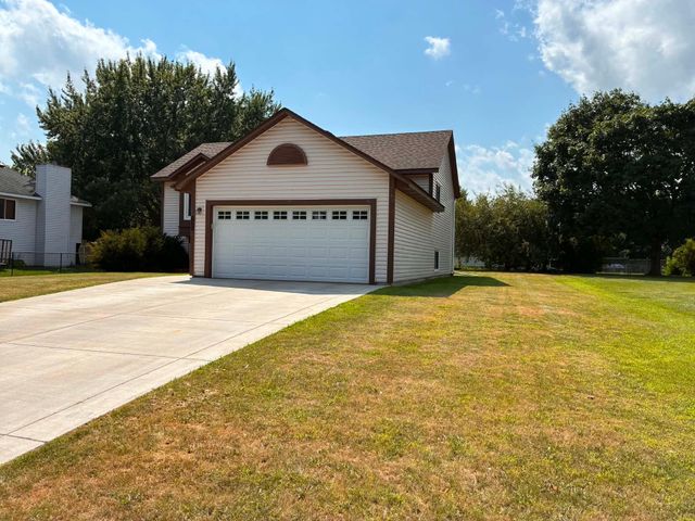 7040 Jensen Avenue S, Cottage Grove, MN 55016