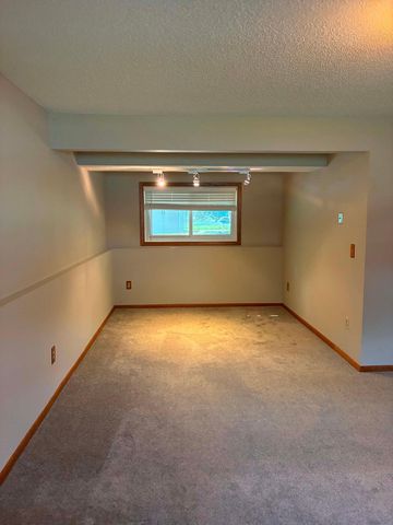 7040 Jensen Avenue S, Cottage Grove, MN 55016