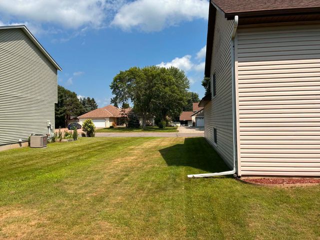 7040 Jensen Avenue S, Cottage Grove, MN 55016