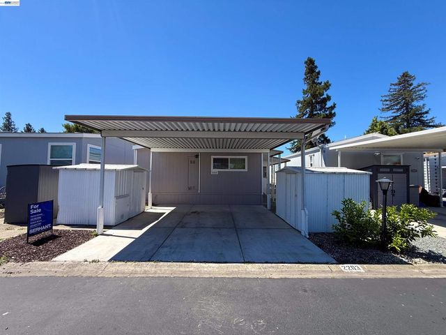 2203 Dalis Dr, Concord, CA 94520