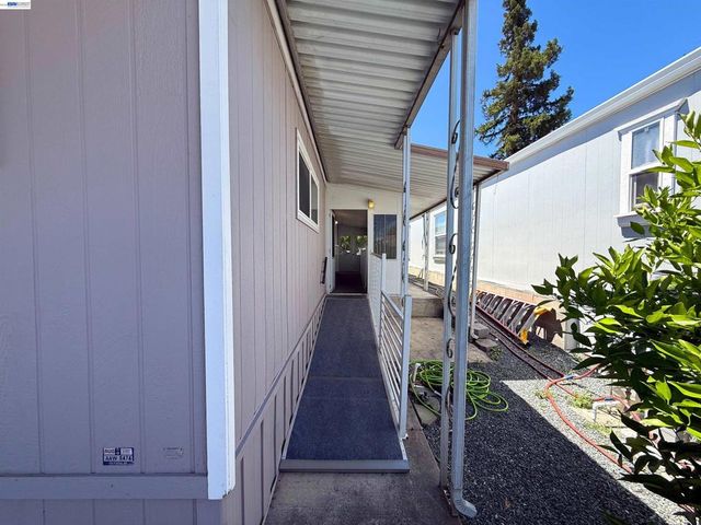 2203 Dalis Dr, Concord, CA 94520