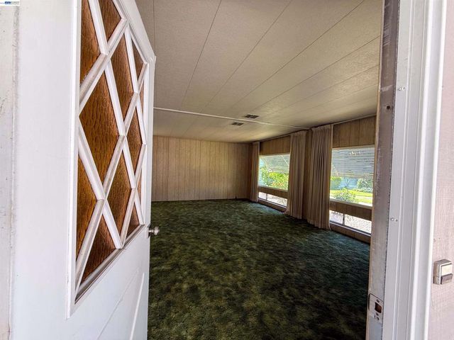 2203 Dalis Dr, Concord, CA 94520