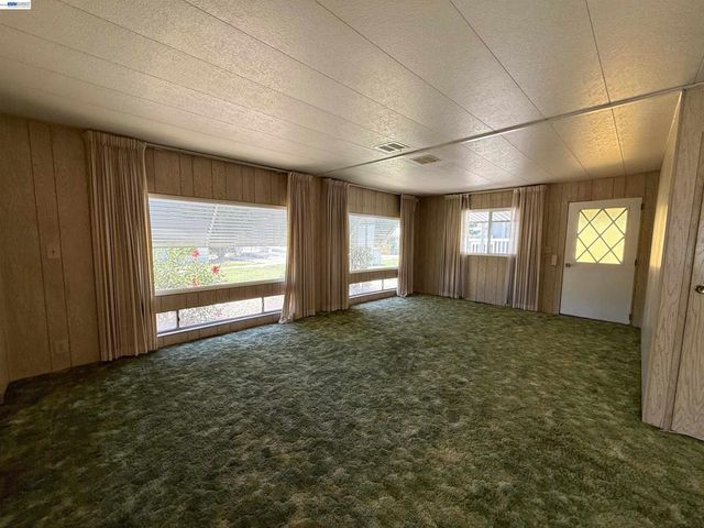 2203 Dalis Dr, Concord, CA 94520