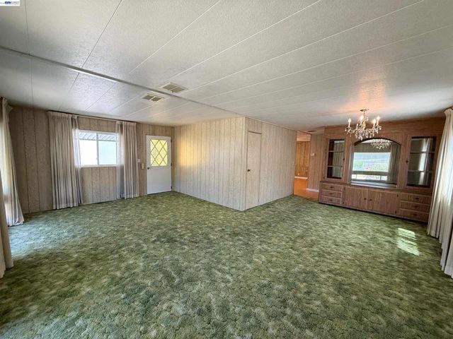 2203 Dalis Dr, Concord, CA 94520