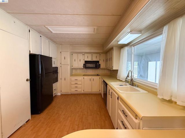 2203 Dalis Dr, Concord, CA 94520