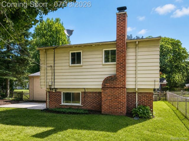14801 Greenbriar Court, Plymouth Charter Township, MI 48170
