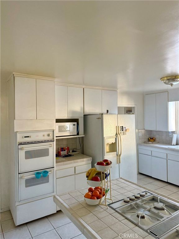 20701 Stagg, Canoga Park, CA 91306 — photo 4
