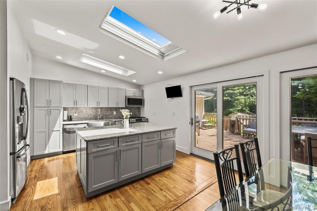 84 Deltic Road, New City, NY 10956