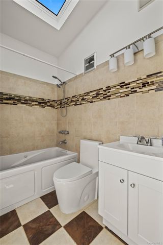 84 Deltic Road, New City, NY 10956