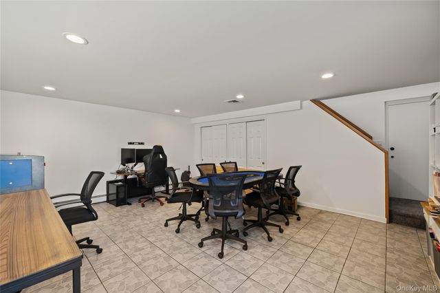 84 Deltic Road, New City, NY 10956