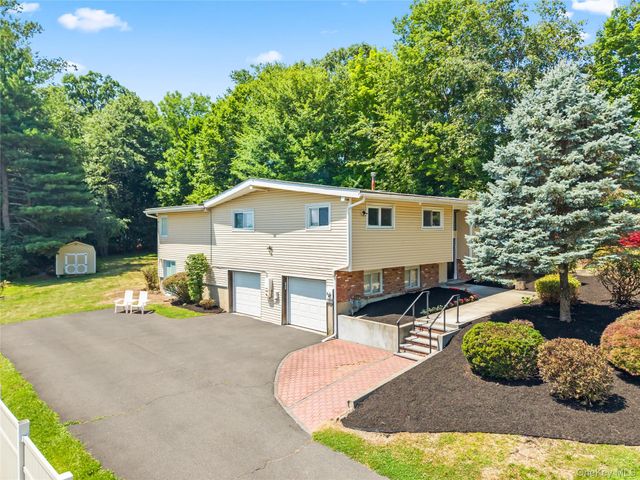 84 Deltic Road, New City, NY 10956
