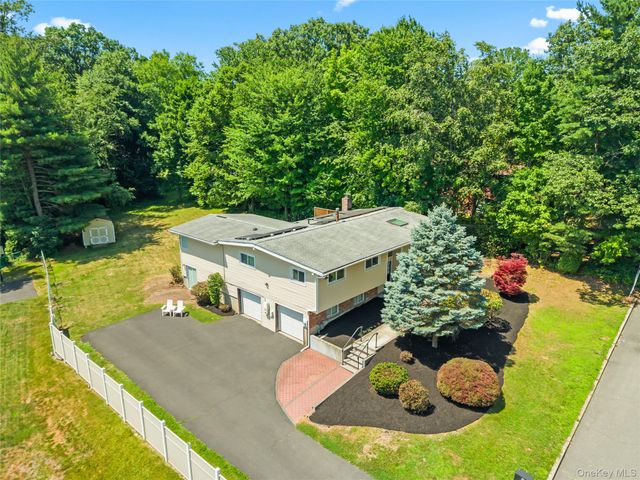 84 Deltic Road, New City, NY 10956