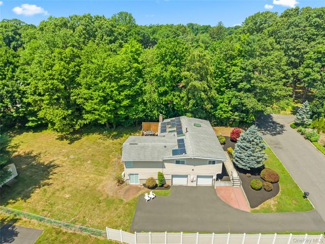84 Deltic Road, New City, NY 10956