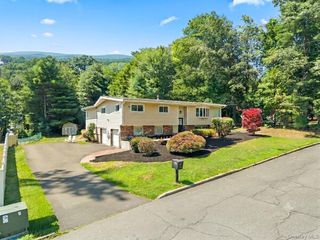 84 Deltic Road, New City, NY 10956